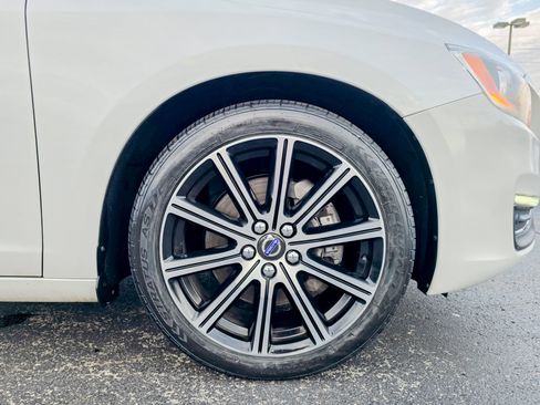 Used 2018 Volvo S60 T5 Inscription image 28