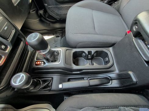 Used 2022 Jeep Wrangler Sport AWD/4WD image 21