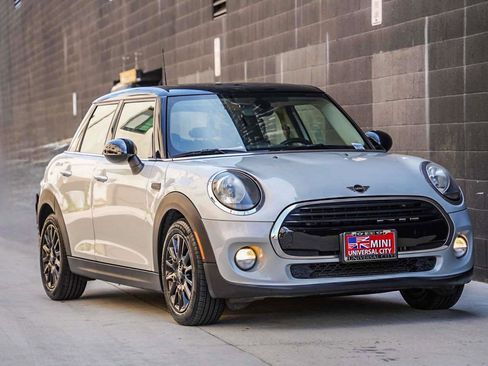 Used 2019 MINI Cooper 4-Door Hardtop FWD image 1