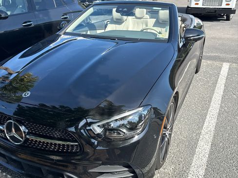Used 2023 Mercedes-Benz E 450 4MATIC Cabriolet image 2