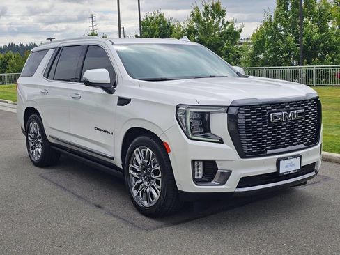 Used 2023 GMC Yukon Denali Ultimate w/ LPO, Floor Liner Package AWD/4WD image 7