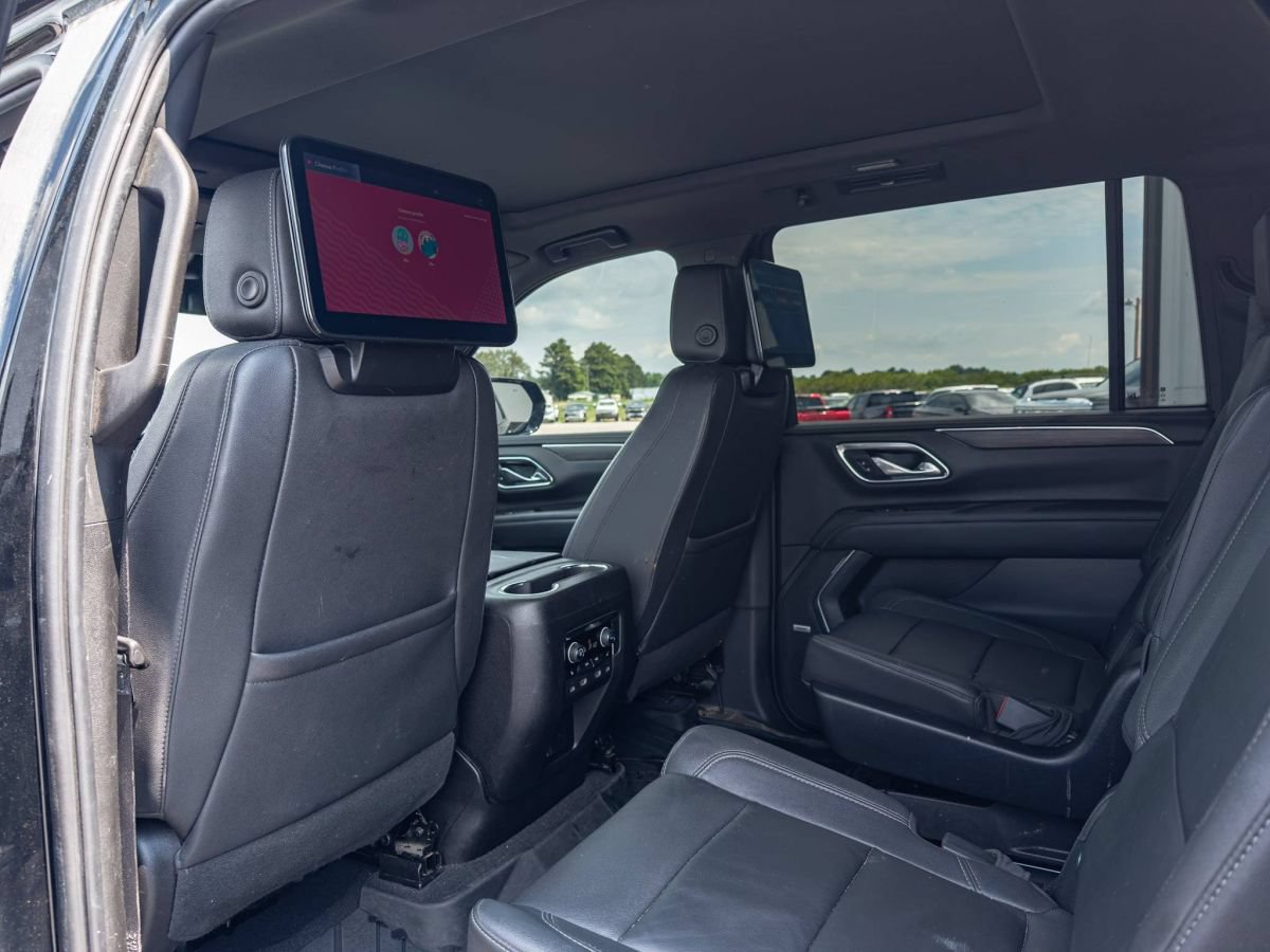 Used 2023 Chevrolet Suburban Z71 w/ Z71 Off-Road Package AWD/4WD image 7