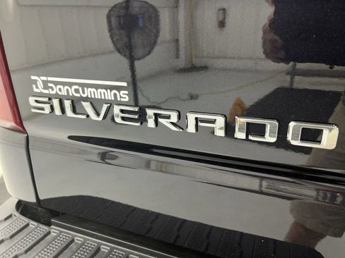 Used 2022 Chevrolet Silverado 1500 LT AWD/4WD image 26