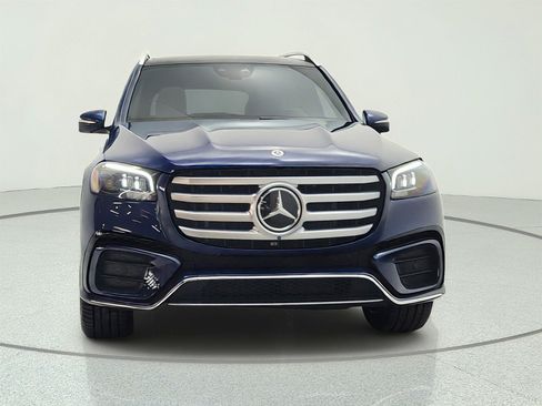 Used 2024 Mercedes-Benz GLS 450 4MATIC image 2