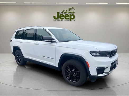 Used 2023 Jeep Grand Cherokee L Limited AWD/4WD image 14