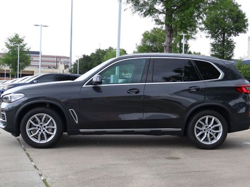 Used 2022 BMW X5 xDrive40i w/ Premium Package AWD/4WD image 3