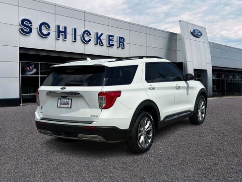 Used 2022 Ford Explorer XLT w/ Equipment Group 202A AWD/4WD image 2
