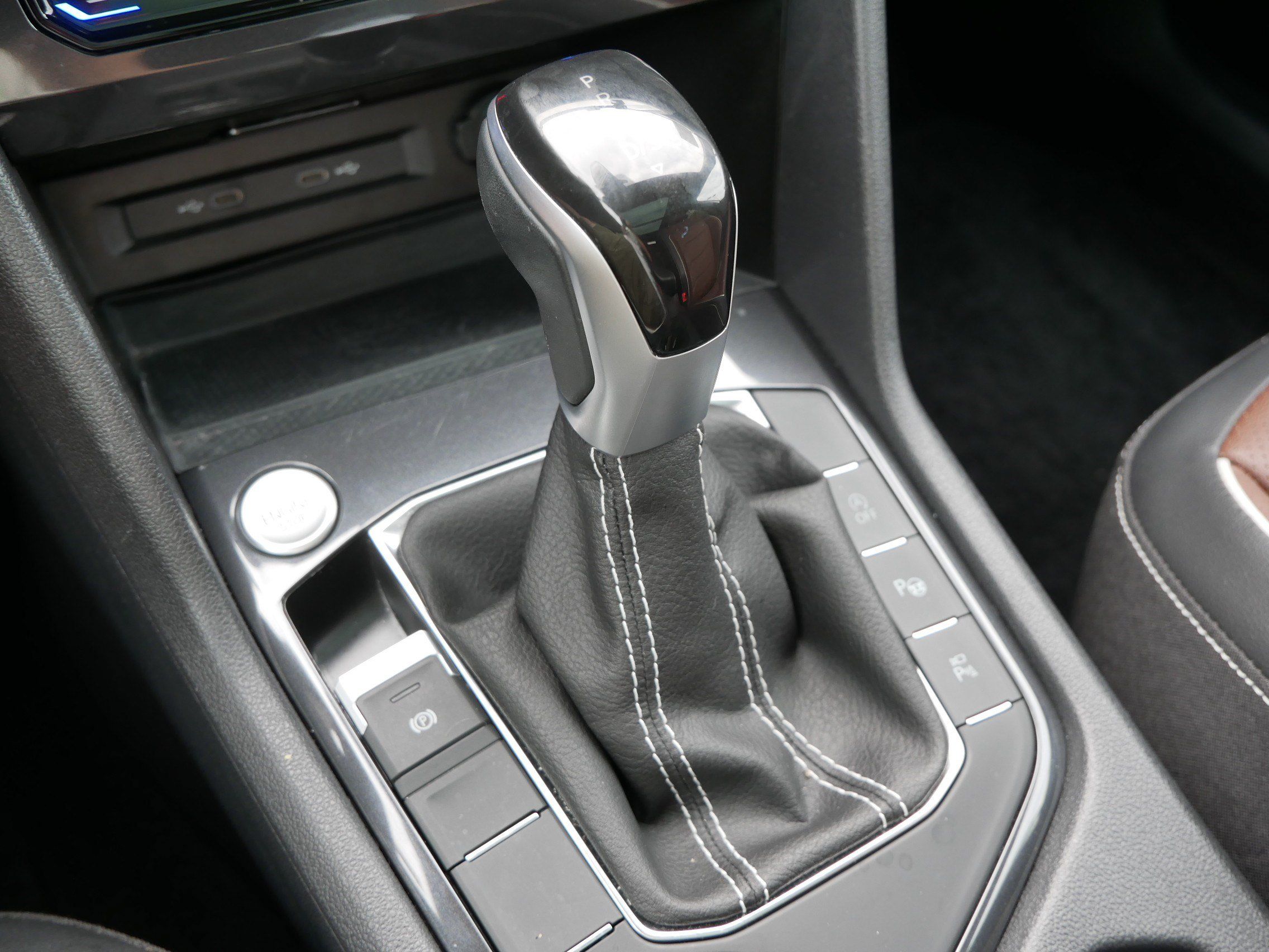 Used 2024 Volkswagen Tiguan SEL R-Line AWD/4WD image 24