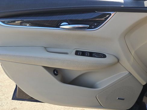 Used 2018 Cadillac XT5 Base image 24