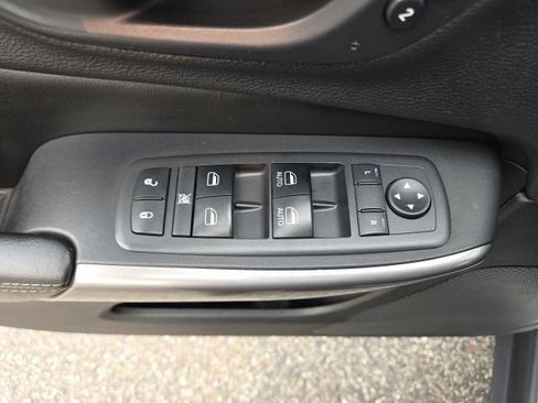 Used 2019 Jeep Cherokee Limited AWD/4WD image 52