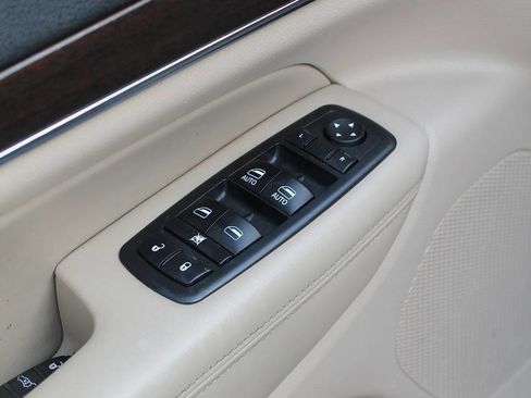 Used 2017 Jeep Grand Cherokee Limited AWD/4WD image 11