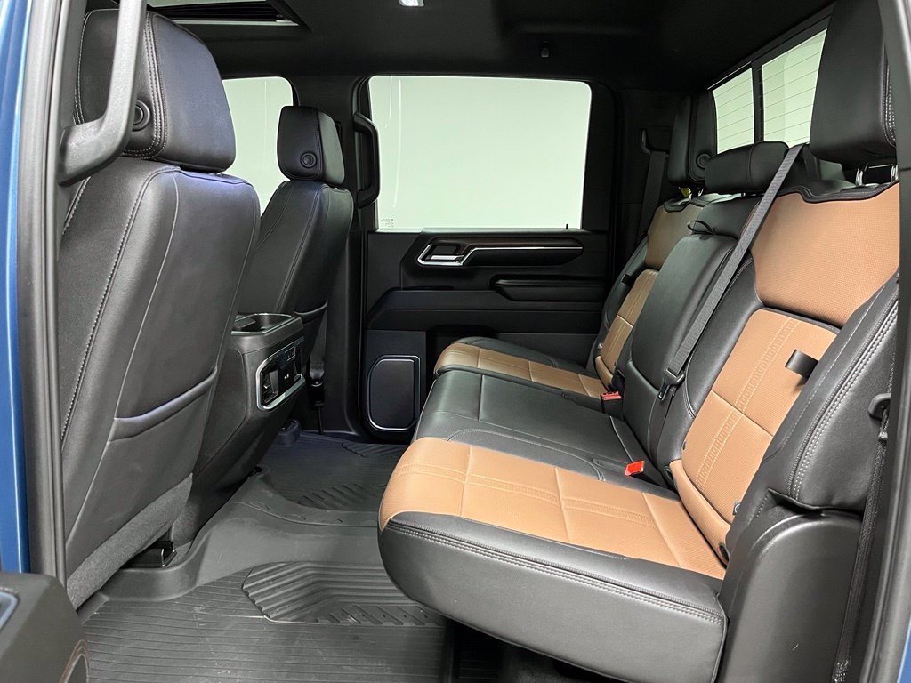 Used 2024 Chevrolet Silverado 2500 High Country w/ Technology Package AWD/4WD image 46