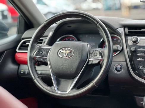 Used 2020 Toyota Camry XSE image 12