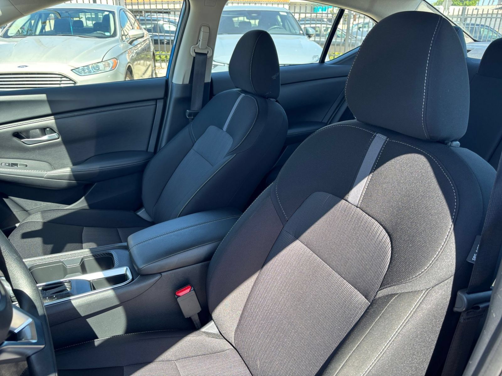 Used 2025 Nissan Sentra SV FWD image 36