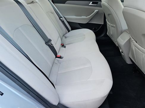 Used 2017 Hyundai Sonata SE image 13
