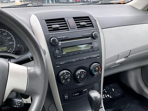 Used 2010 Toyota Corolla image 6