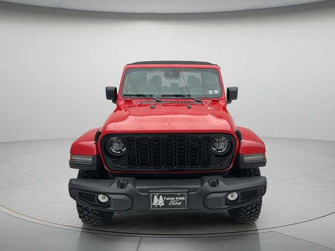 Used 2024 Jeep Gladiator Sport AWD/4WD image 2