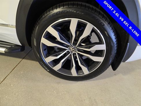 Used 2021 Volkswagen Atlas Cross Sport SEL R-Line image 19