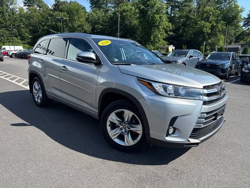 Used 2018 Toyota Highlander Limited AWD/4WD image 14