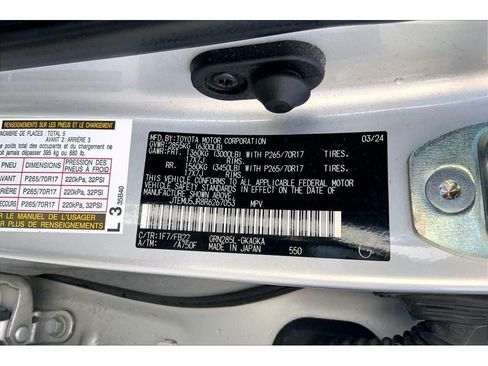 Used 2024 Toyota 4Runner SR5 AWD/4WD image 33
