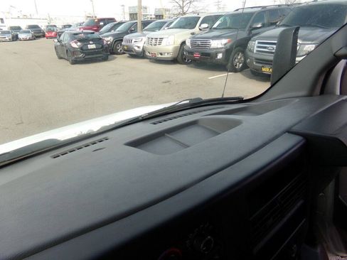 Used 2009 Chevrolet Express 3500 RWD image 42