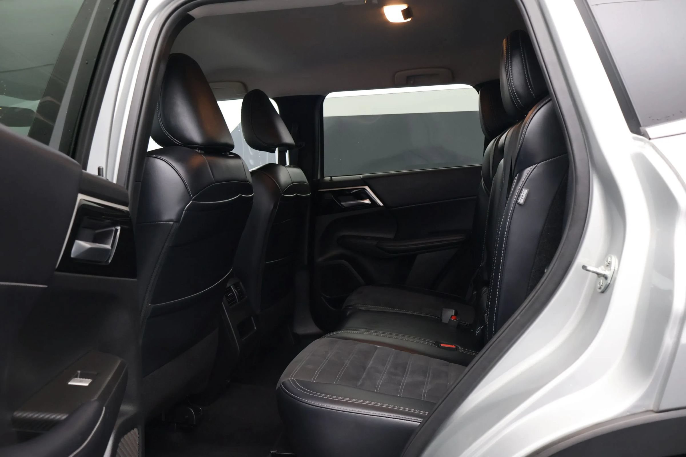Used 2024 Mitsubishi Outlander Ralliart AWD/4WD image 12