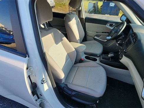Used 2022 Kia Soul LX w/ Technology Package image 27