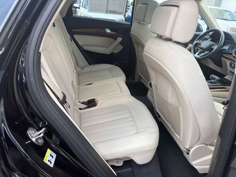 Used 2023 Audi Q5 2.0T Premium w/ Convenience Package AWD/4WD image 17