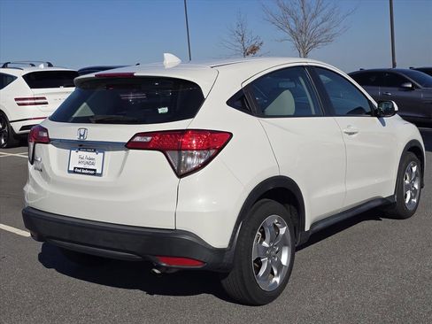 Used 2021 Honda HR-V LX image 3