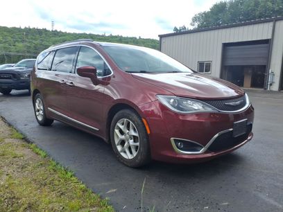 Used 2017 Chrysler Pacifica Touring-L w/ Tire & Wheel Group