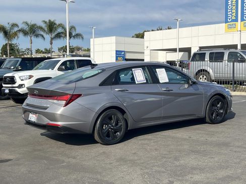 Used 2021 Hyundai Elantra Blue image 23