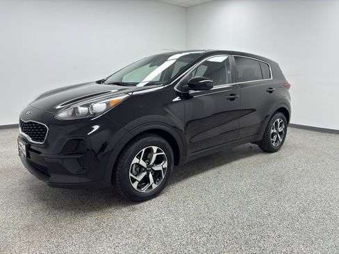 Used 2022 Kia Sportage LX image 6