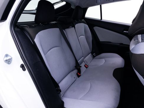 Used 2022 Toyota Prius LE FWD image 35