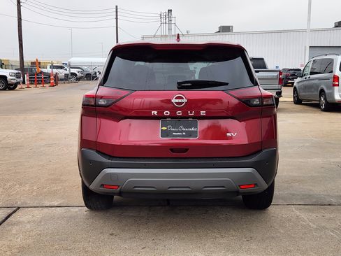 Used 2023 Nissan Rogue SV image 6