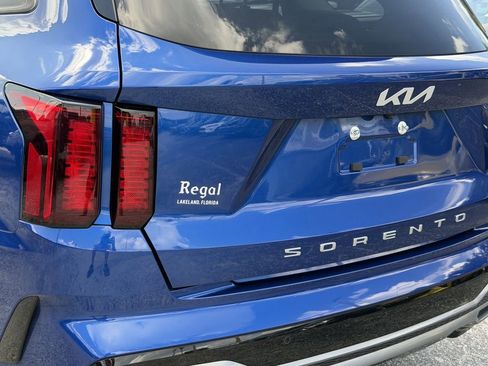 Certified 2022 Kia Sorento S FWD image 11