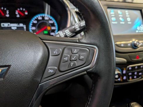 Used 2018 Chevrolet Equinox LT image 22