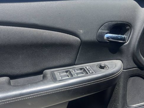 Used 2013 Dodge Avenger SE FWD image 5