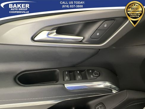 Certified 2025 Chevrolet Traverse LT w/ Sun and Wheel Package image 24