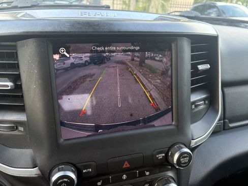 Used 2020 RAM 1500 Big Horn AWD/4WD image 12