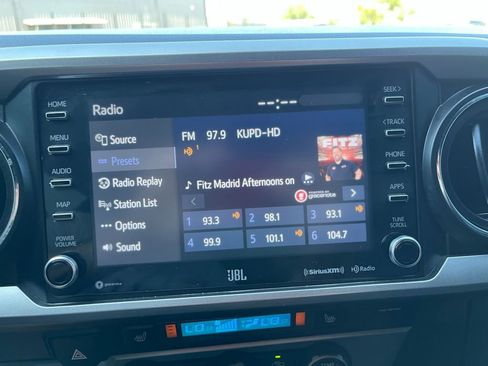 Used 2022 Toyota Tacoma Limited image 36