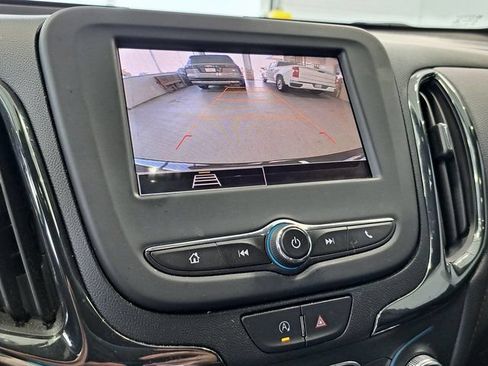 Used 2022 Chevrolet Equinox RS FWD image 16