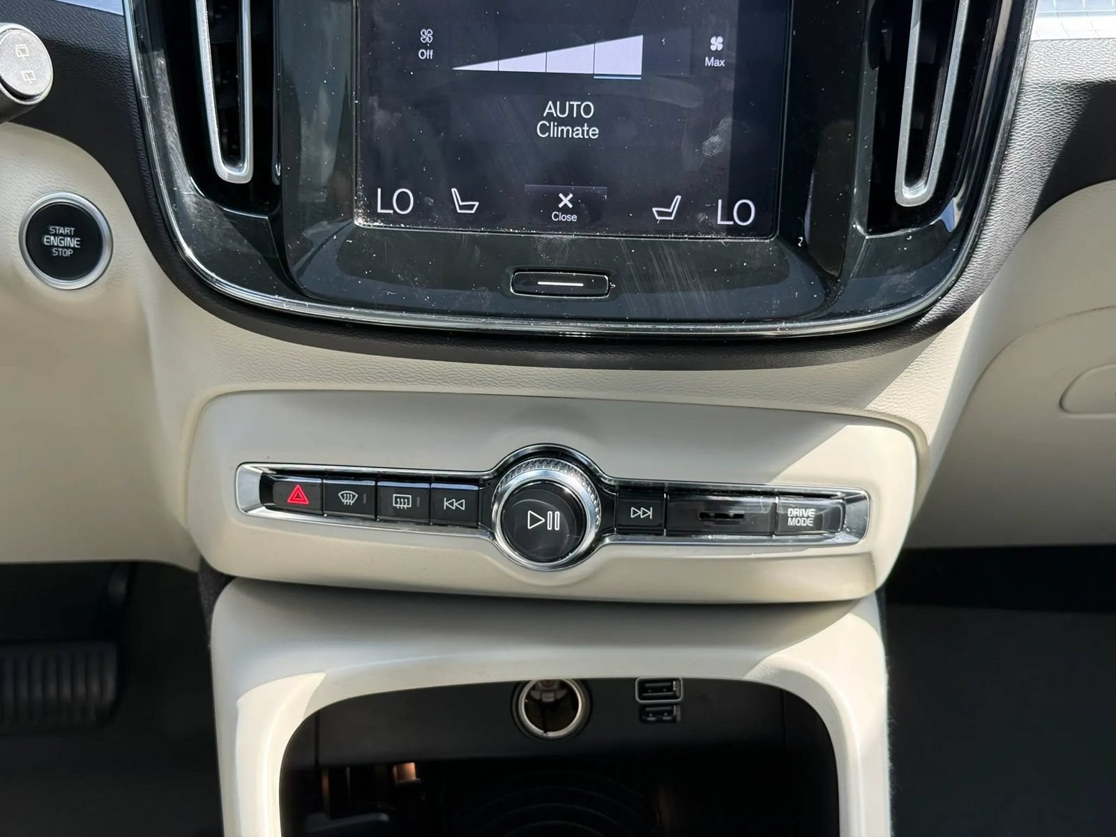 Used 2019 Volvo XC40 T5 Momentum AWD/4WD image 23