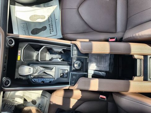 Used 2024 Toyota Grand Highlander AWD image 24