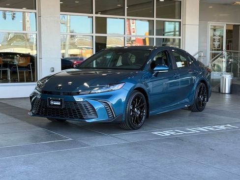 New 2026 Toyota Camry SE image 2