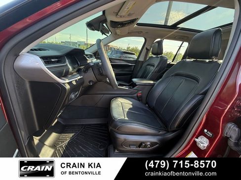 Used 2023 Jeep Grand Cherokee Limited w/ Luxury Tech Group II AWD/4WD image 20