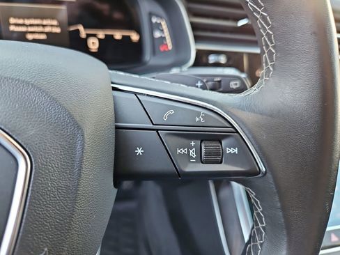 Used 2022 Audi Q8 Premium w/ Convenience Package image 12