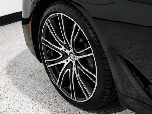 Used 2019 BMW 540i w/ M Sport Package image 69