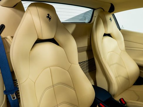 Used 2019 Ferrari 488 Spider image 32