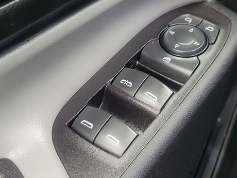 Used 2018 Chevrolet Equinox Premier image 27