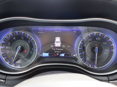 Used 2016 Chrysler 300 Limited RWD image 13